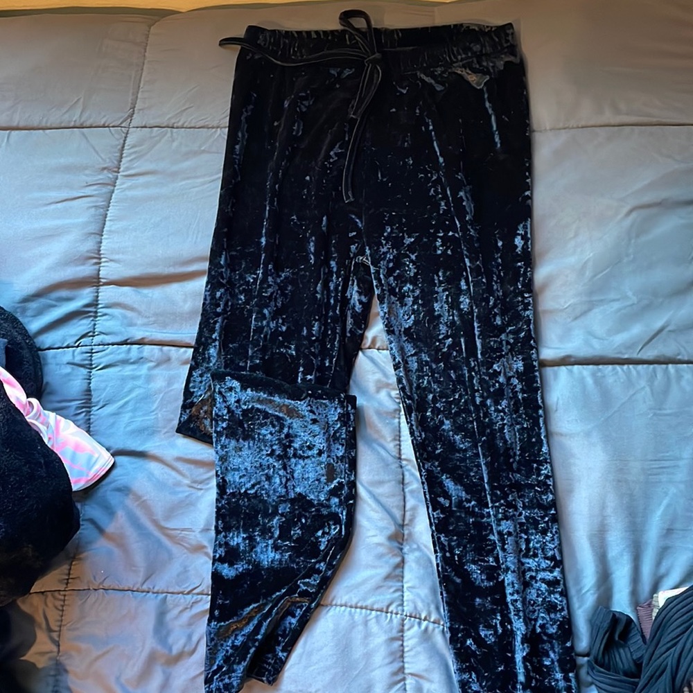 Black sweats.